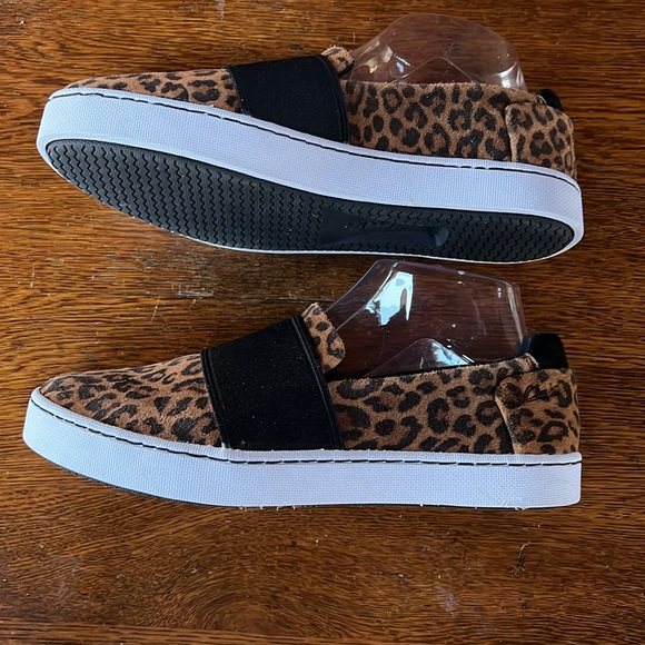 Clarks Womens Pawley Wes slip on animal print loafers flats US 8.5M - Picture 4 of 7